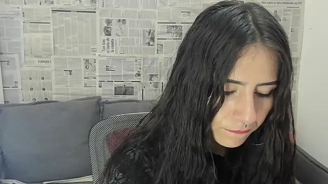 Snapshot of Mhelanny2 chatting on 01-15-25, 11:43 Mhelanny2 online show from 01-15-25, 11:43