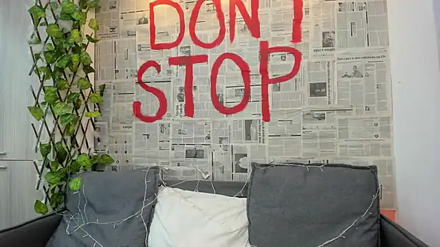 Snapshot of Mhelanny2 chatting on 02-01-25, 03:30 Mhelanny2 online show from 02-01-25, 03:30