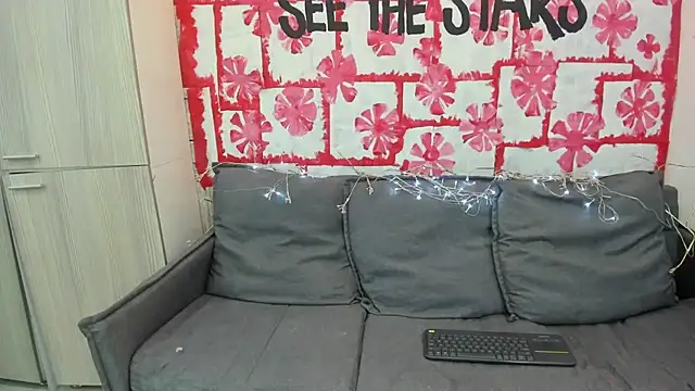 Snapshot of Mhelanny2 chatting on 02-08-25, 07:59 Mhelanny2 online show from 02-08-25, 07:59