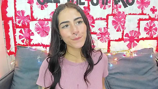 Snapshot of Mhelanny2 chatting on 02-08-25, 11:02 Mhelanny2 online show from 02-08-25, 11:02