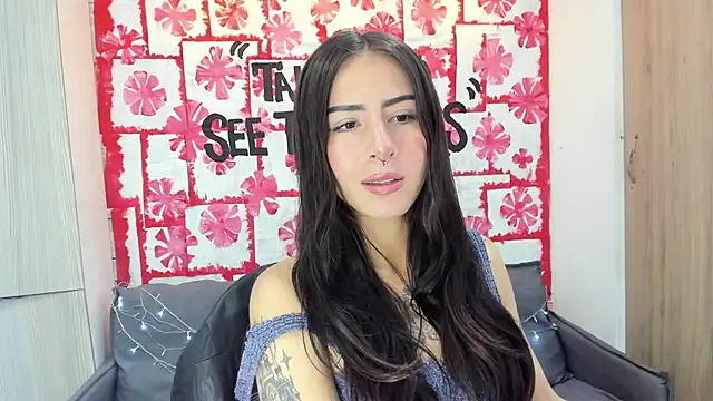 Snapshot of Mhelanny2 chatting on 02-15-25, 12:04 Mhelanny2 online show from 02-15-25, 12:04