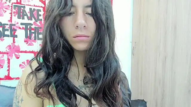 Snapshot of Mhelanny2 chatting on 02-23-25, 05:29 Mhelanny2 online show from 02-23-25, 05:29