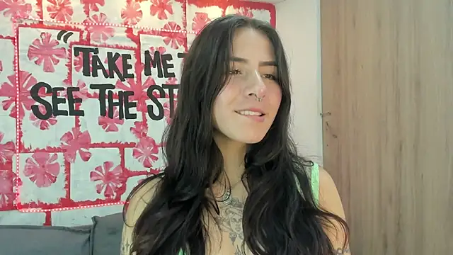 Snapshot of Mhelanny2 chatting on 03-08-25, 03:28 Mhelanny2 online show from 03-08-25, 03:28