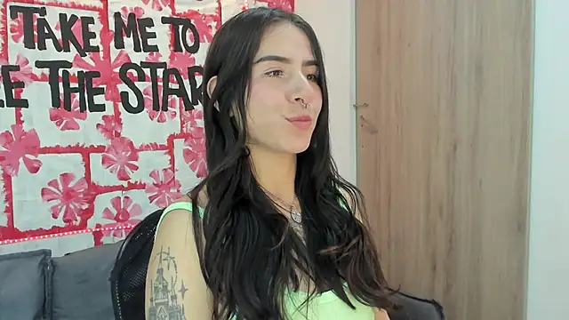 Snapshot of Mhelanny2 chatting on 03-08-25, 06:32 Mhelanny2 online show from 03-08-25, 06:32