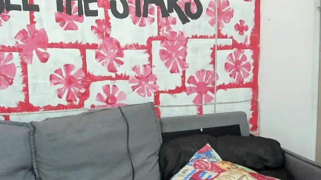 Snapshot of Mhelanny2 chatting on 03-09-25, 08:18 Mhelanny2 online show from 03-09-25, 08:18