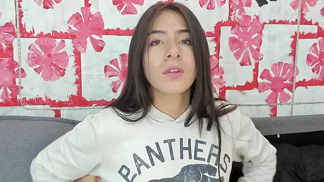 Snapshot of Mhelanny2 chatting on 03-09-25, 11:25 Mhelanny2 online show from 03-09-25, 11:25