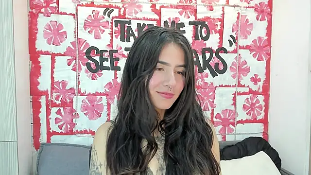 Snapshot of Mhelanny2 chatting on 03-13-25, 09:43 Mhelanny2 online show from 03-13-25, 09:43