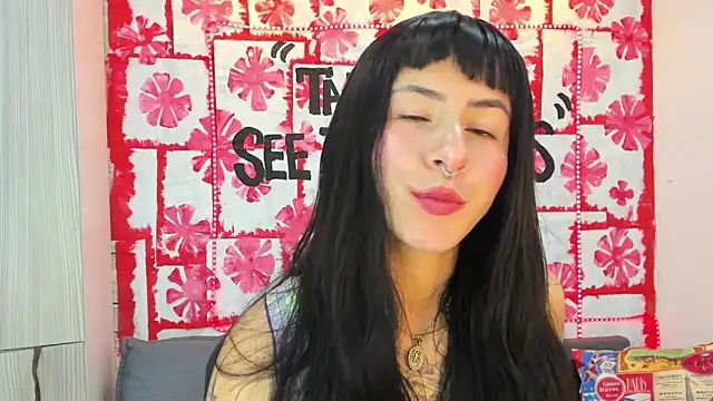 Snapshot of Mhelanny2 chatting on 03-20-25, 02:10 Mhelanny2 online show from 03-20-25, 02:10