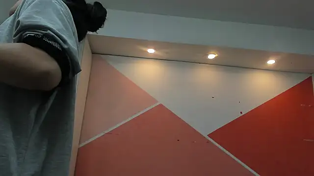 Snapshot of Mhelanny2 chatting on 09-13-25, 04:18 Mhelanny2 online show from 09-13-25, 04:18