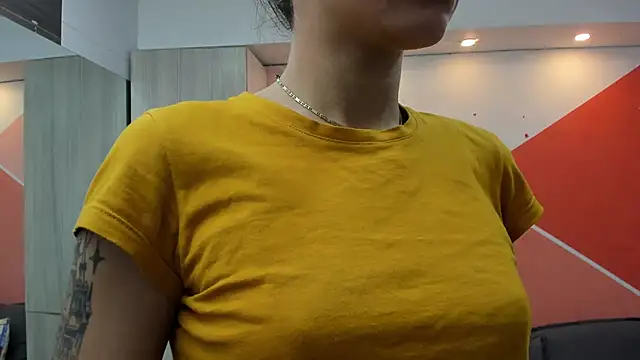 Snapshot of Mhelanny2 chatting on 10-01-25, 07:53 Mhelanny2 online show from 10-01-25, 07:53