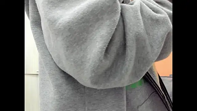 Snapshot of Mhelanny2 chatting on 10-10-25, 07:24 Mhelanny2 online show from 10-10-25, 07:24