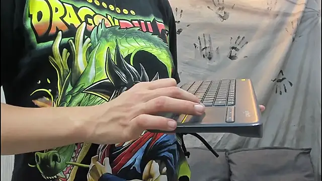 Snapshot of Mhelanny2 chatting on 10-27-25, 06:34 Mhelanny2 online show from 10-27-25, 06:34