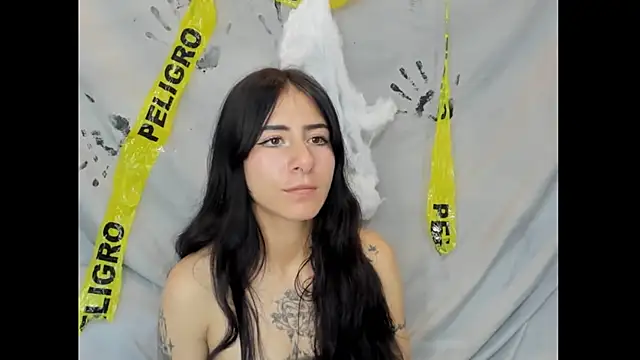 Snapshot of Mhelanny2 chatting on 10-31-25, 06:09 Mhelanny2 online show from 10-31-25, 06:09