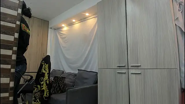 Snapshot of Mhelanny2 chatting on 11-25-25, 06:30 Mhelanny2 online show from 11-25-25, 06:30