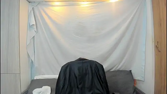 Mhelanny2 online show from 01-12-26, 02:33