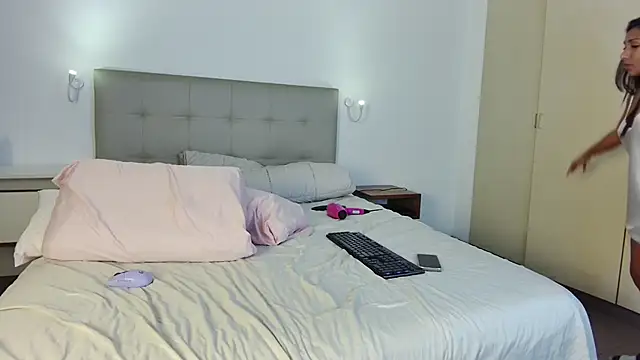 bl4ckdoll  online show from 10-29-25, 01:41