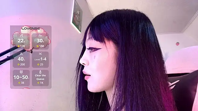 Snapshot of Persia_09 chatting on 09-21-25, 02:35 Persia 09 online show from 09-21-25, 02:35