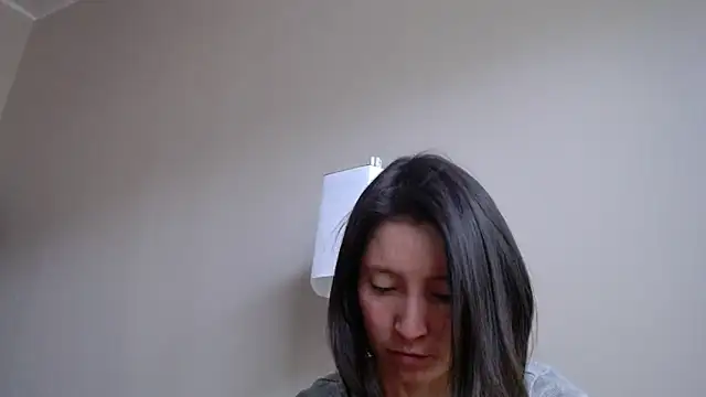 Snapshot of Sophi_Cute chatting on 02-01-25, 12:16 Sophi Cute online show from 02-01-25, 12:16