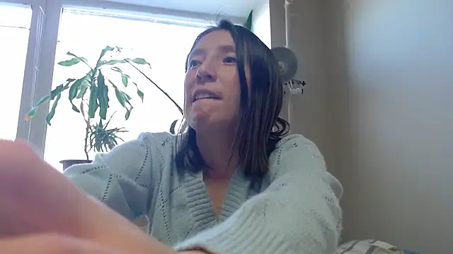 Snapshot of Sophi_Cute chatting on 02-12-25, 01:37 Sophi Cute online show from 02-12-25, 01:37