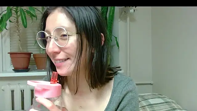 Snapshot of Sophi_Cute chatting on 02-17-25, 07:53 Sophi Cute online show from 02-17-25, 07:53