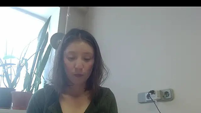 Snapshot of Sophi_Cute chatting on 02-24-25, 02:15 Sophi Cute online show from 02-24-25, 02:15