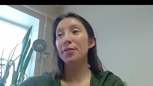 Snapshot of Sophi_Cute chatting on 03-04-25, 01:49 Sophi Cute online show from 03-04-25, 01:49