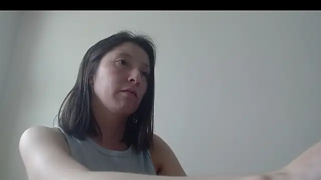 Snapshot of Sophi_Cute chatting on 03-08-25, 01:14 Sophi Cute online show from 03-08-25, 01:14