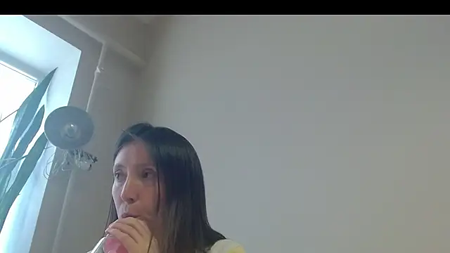 Snapshot of Sophi_Cute chatting on 03-11-25, 03:23 Sophi Cute online show from 03-11-25, 03:23