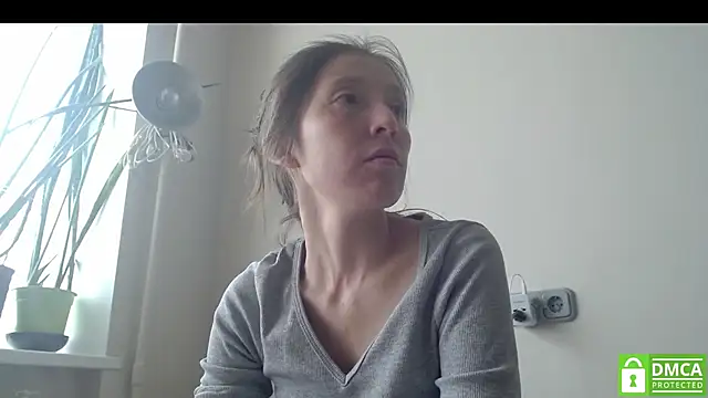 Snapshot of Sophi_Cute chatting on 09-20-25, 09:21 Sophi Cute online show from 09-20-25, 09:21