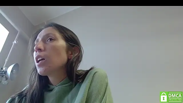 Snapshot of Sophi_Cute chatting on 09-23-25, 11:46 Sophi Cute online show from 09-23-25, 11:46