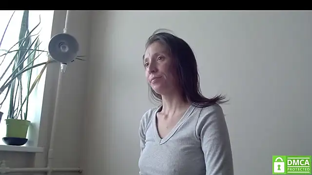 Snapshot of Sophi_Cute chatting on 10-04-25, 12:03 Sophi Cute online show from 10-04-25, 12:03