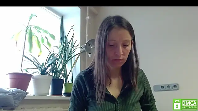 Snapshot of Sophi_Cute chatting on 10-05-25, 10:02 Sophi Cute online show from 10-05-25, 10:02