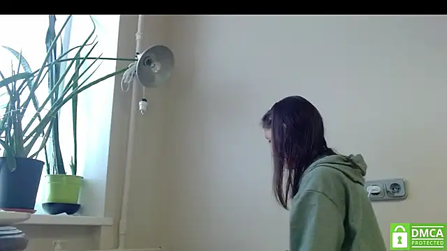 Snapshot of Sophi_Cute chatting on 11-16-25, 12:00 Sophi Cute online show from 11-16-25, 12:00