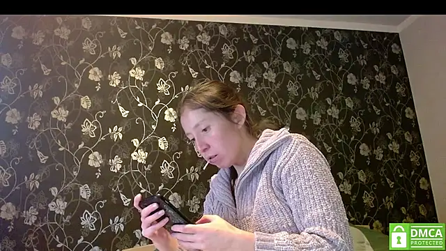 Snapshot of Sophi_Cute chatting on 11-29-25, 11:24 Sophi Cute online show from 11-29-25, 11:24