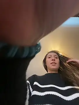 Snapshot of Sophi_Cute chatting on 12-14-25, 12:32 Sophi Cute online show from 12-14-25, 12:32