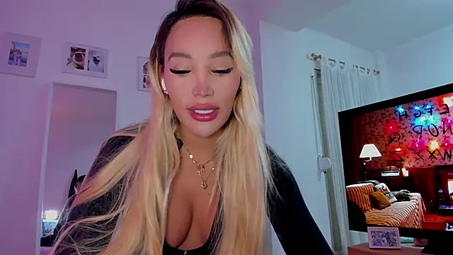  viioletweekend  online show from 12-16-25, 08:47