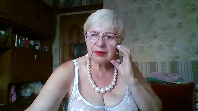 Snapshot of SweetCherry27 chatting on 07-09-26, 04:38 SweetCherry27 online show from 07-09-26, 04:38