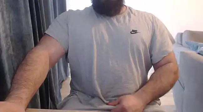 hugemachohandsome online show from 02-26-25, 11:52