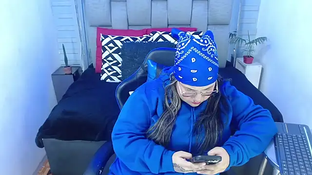 evelin zaens online show from 11-23-25, 04:23