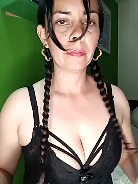 Snapshot of johannatb chatting on 12-01-24, 11:25 johannatb online show from 12-01-24, 11:25