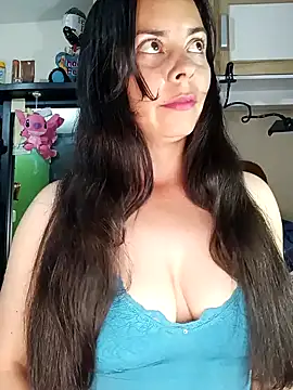 Snapshot of johannatb chatting on 01-10-25, 01:32 johannatb online show from 01-10-25, 01:32