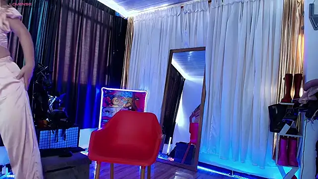 LatexDevil Blondie online show from 02-24-25, 01:10