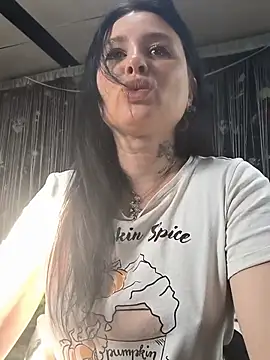 KikiXRed online show from 05-25-26, 01:50
