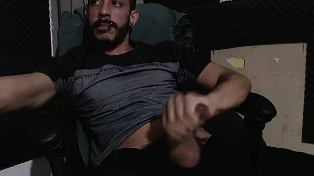 MachoScorpionCaralho online show from 04-21-26, 12:56