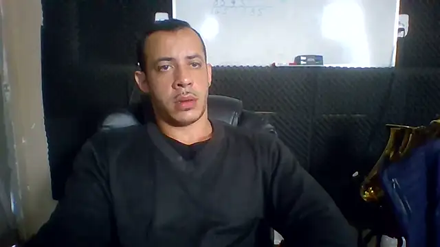Snapshot of MachoScorpionCaralho chatting on 06-15-26, 01:46 MachoScorpionCaralho online show from 06-15-26, 01:46
