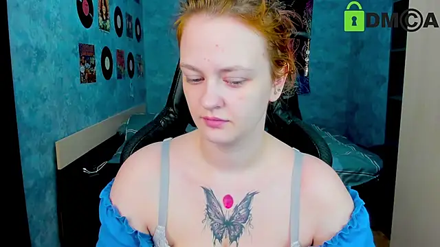 Snapshot of madness_lia chatting on 03-18-25, 06:03 madness lia online show from 03-18-25, 06:03