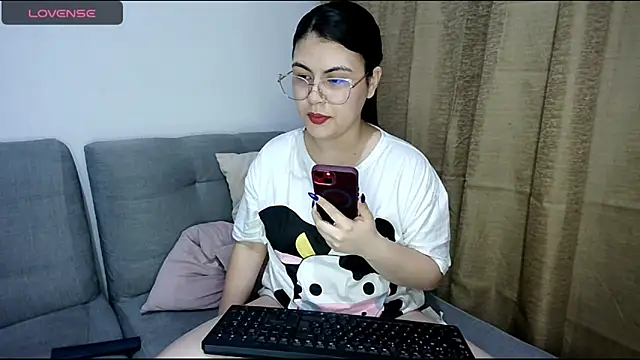 Snapshot of Alexxa_12 chatting on 10-08-25, 03:15 Alexxa 12 online show from 10-08-25, 03:15