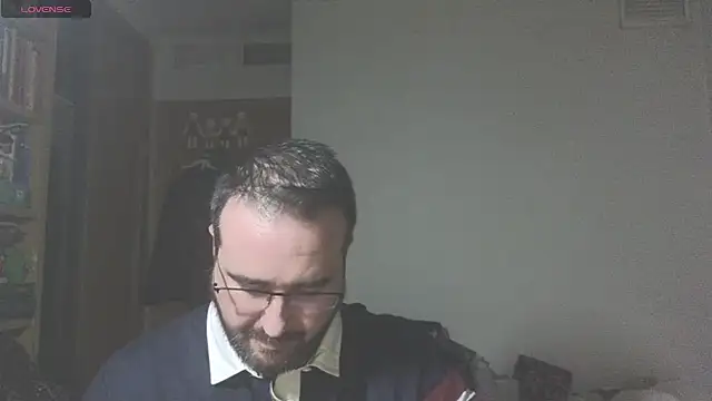 curiosillo83 online show from 02-21-25, 06:04