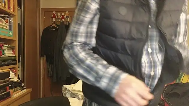 curiosillo83 online show from 03-10-26, 03:17