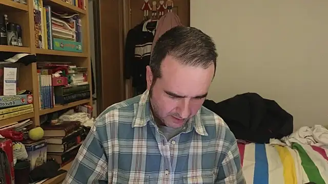 curiosillo83 online show from 04-15-26, 07:58